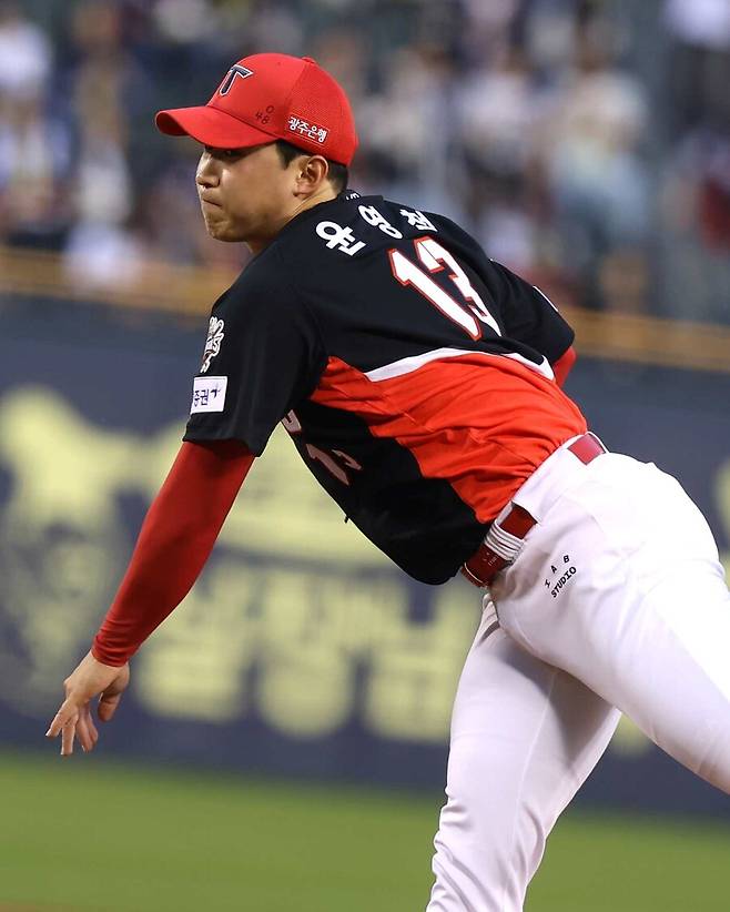 ▲ 시즌 세 번째 등판에서도 3이닝을 소화하지 못하고 무너진 윤영철 ⓒKIA타이거즈