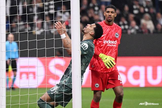 도미닉 솔란케(왼쪽)의 골 세리머니. /AFPBBNews=뉴스1