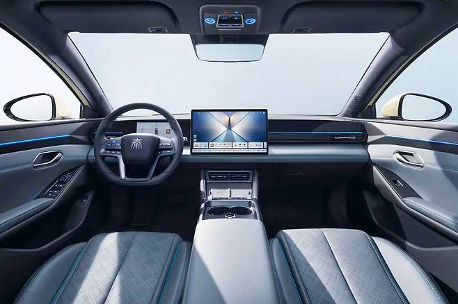 BYD 친 L EV 실내