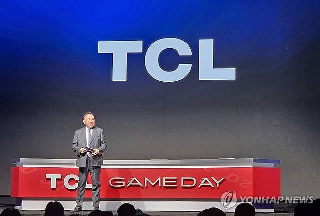 CES 2025 프레스 콘퍼런스에 나선 리둥성 TCL 회장 [촬영 장하나]