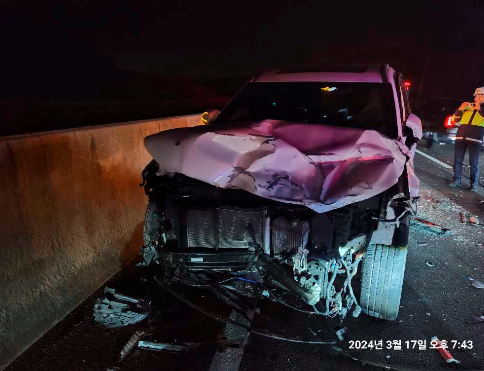 2024년 3월 고창담양선에서 있었던 사고. 선행사고로 1, 2차로에 비스듬히 서있던 차량을 후속차량이 ACC 작동상태에서 주행하다 추돌했다. 후속사고 후 대형버스 등 다른 차량도 피해를 입었다. 이 사고로 사고차량 운전자를 포함해 3명이 숨졌다. 한국도로공사 제공