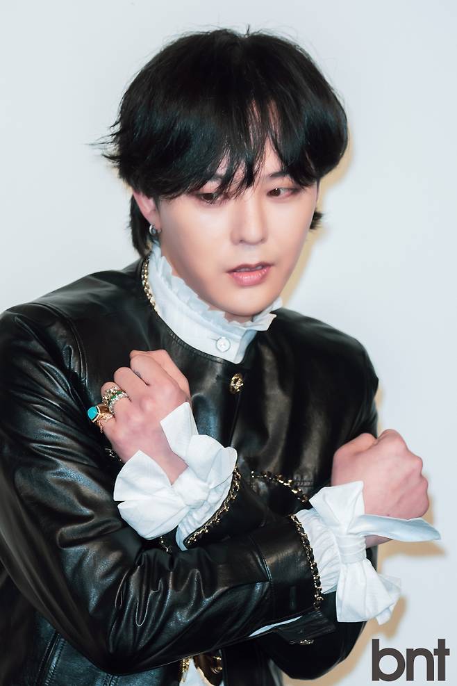 “굿데이·카이스트 교수”… 지드래곤, 보이그룹 개인 1위 ©bnt뉴스
