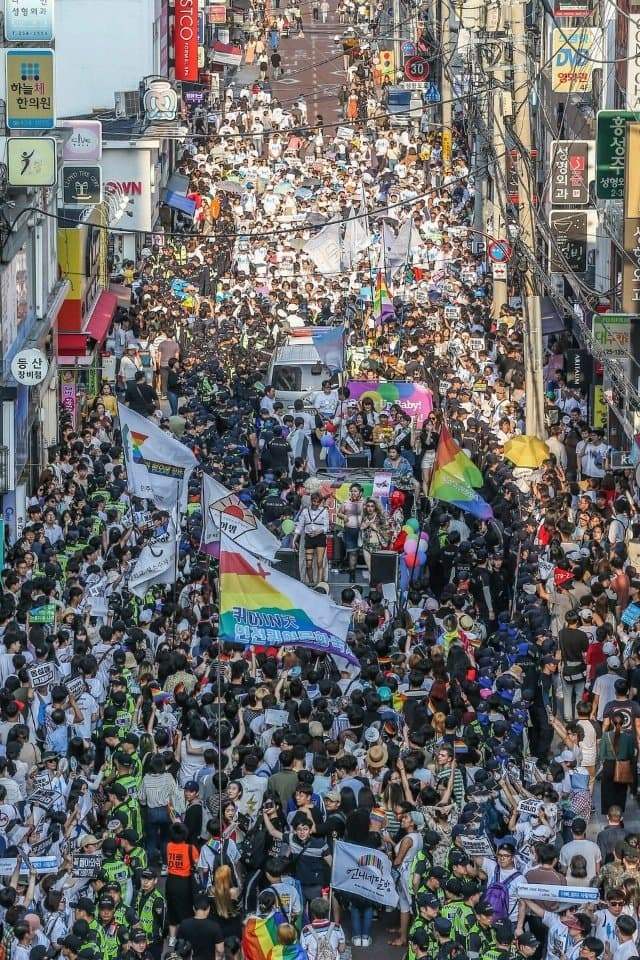 28b9d932da836ff23bef84e64084776dbedc8db6e935b5910ccc950820506e3fefbb