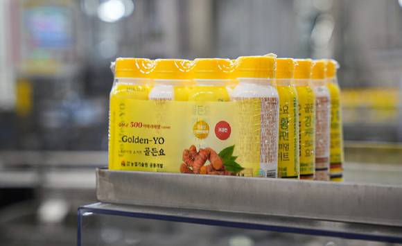 남양유업이 전라남도 진도군 특화 작목 강황을 활용해 생산한 발효유 '골든요'. [사진=남양유업]