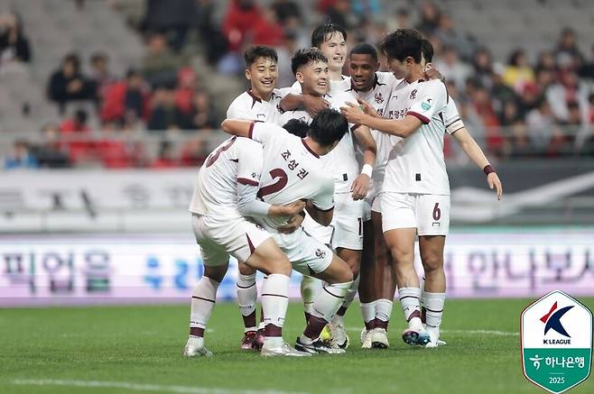 ▲ 19일 오후 서울월드컵경기장에서 FC서울과 광주FC의 하나은행 K리그1 2025 10라운드가 펼쳐졌다. 경기 결과 광주가 2-0으로 이겨 서울전 5연승을 달렸다. ⓒ 한국프로축구연맹