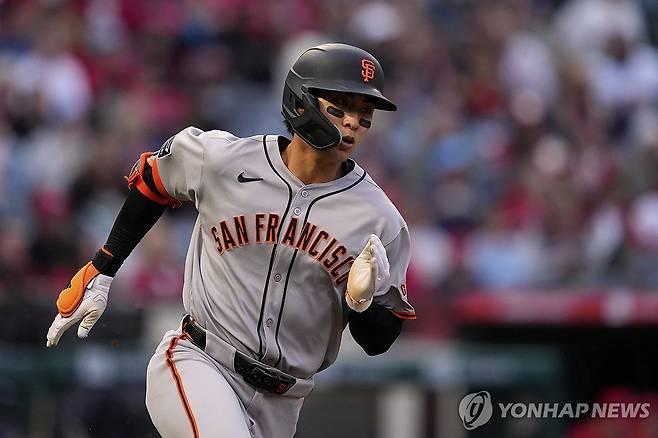 안타 치는 이정후 [AP=연합뉴스]