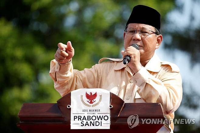 인도네시아 국방부 장관 시절 프라보워 현 대통령