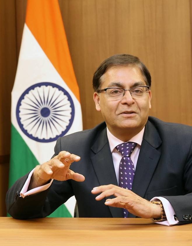 아밋 쿠마르 주한 인도대사가 최근 서울 용산구 한남동에 위치한 주한 인도대사관에서 파이낸셜뉴스와 만나 인터뷰하고 있다. 사진=박범준 기자