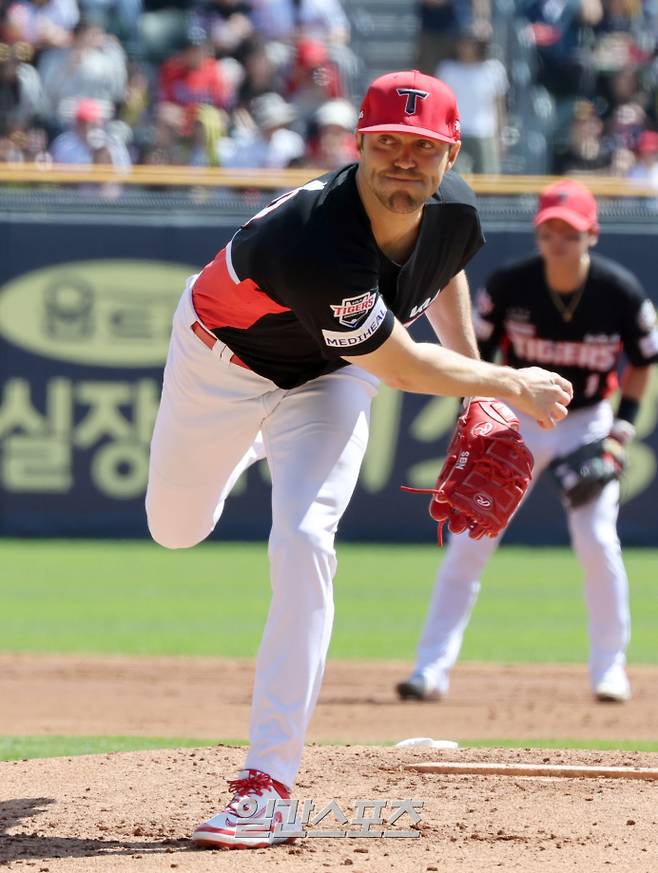 20일 오후 잠실야구장에서 열린 2025 프로야구 KIA와 두산 경기. KIA 선발 네일이 역투하고 있다. 잠실=정시종 기자 capa@edaily.co.kr /2025.04.20.