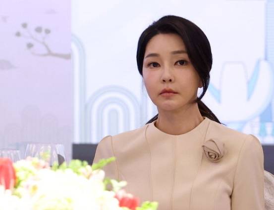 김건희 여사가 2024년 10월9일 오전 싱가포르의 샹그릴라 호텔에서 열린 동포 오찬 간담회에 참석해 있다. 대통령실사진기자단