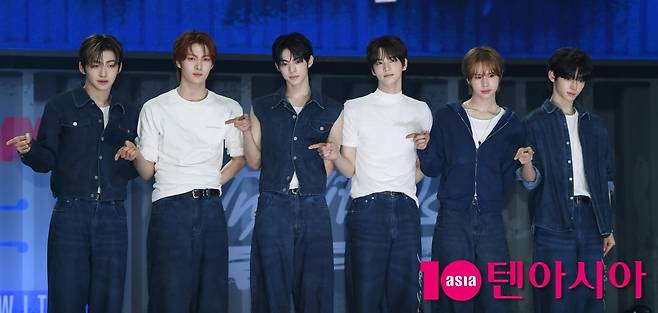 투어스/ 사진=텐아시아 DB