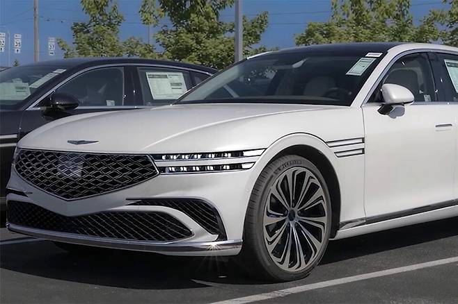 제네시스 'G90 페이스리프트' 예상도 (출처 : 뉴욕맘모스)