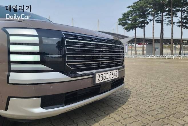 현대차 더 뉴 팰리세이드 (LED 헤드램프, 라디에이터 그릴)