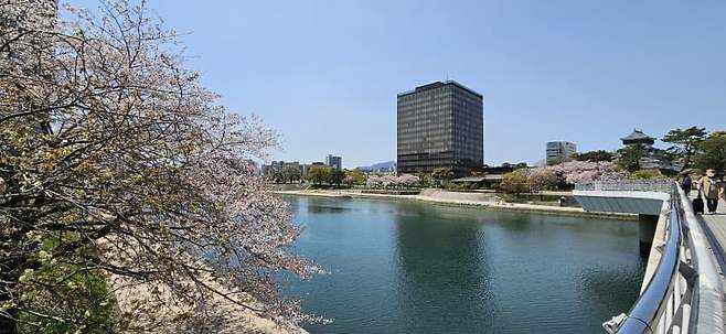 7fed8273b58668fe51ee84e444817273875eb3e1b82b94011bd32b0272af7d8c