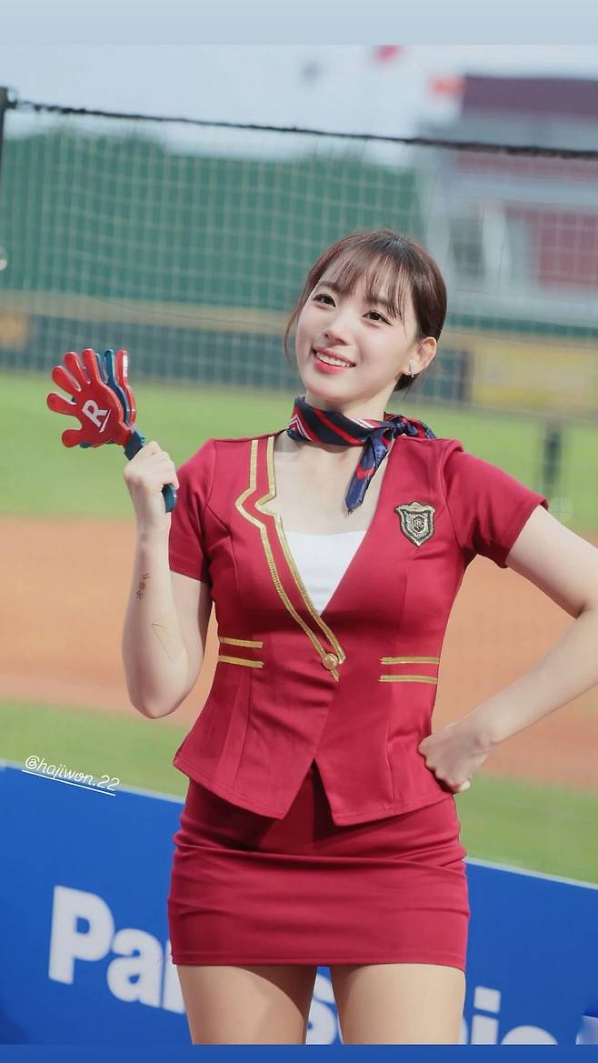hajiwon.22_20250421_13.jpg 승무원복 입은 하지원 치어리더.mp4