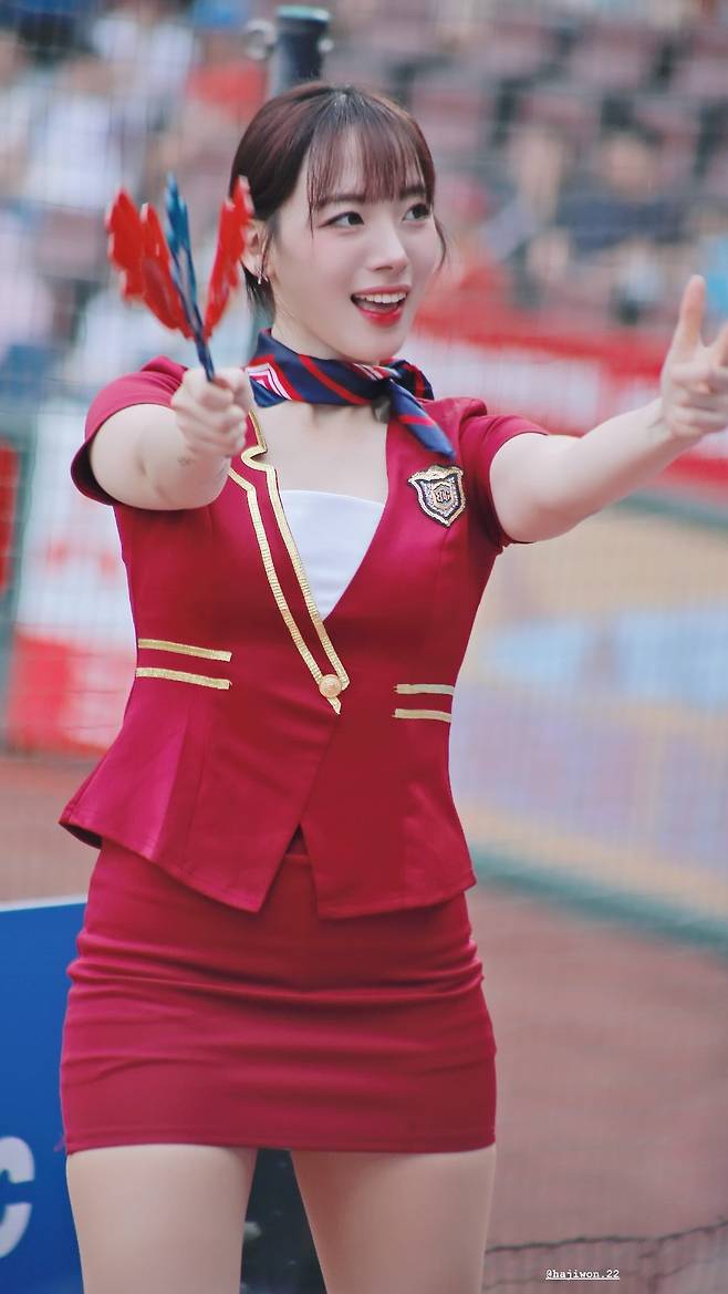 hajiwon.22_20250421_9.jpg 승무원복 입은 하지원 치어리더.mp4