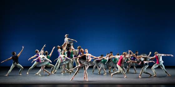 24일 시작되는 GS아트센터 개관 페스티벌 첫 공연인 미국 ABT발레단의 ‘클래식에서 컨템포러리까지’ 중 최신 레퍼토리인 젬마 본드의 ‘라 부티크’. 다양성과 대중성을 중시하는 미국 발레의 최신 트렌드를 보여주는 무대다. [사진 GS아트센터]