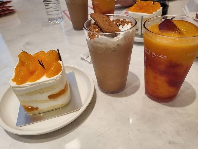 투썸플레이스 신제품들.