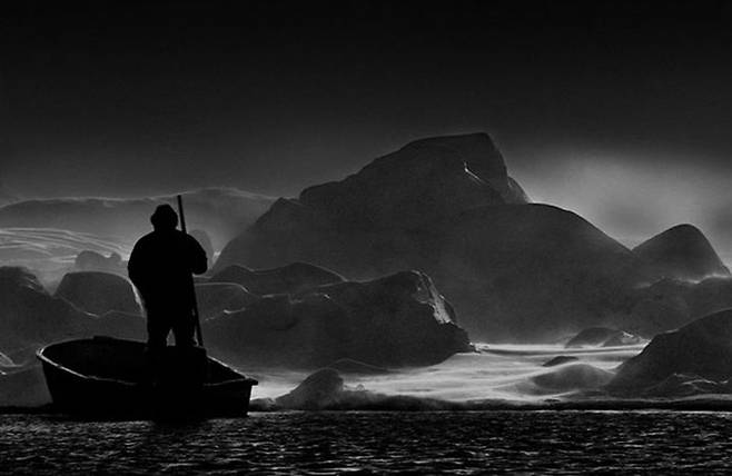 라그나르 악셀손(Ragnar Axelsson)이 극지방의 풍경을 담은 흑백 사진. 충무아트센터 제공. *재판매 및 DB 금지