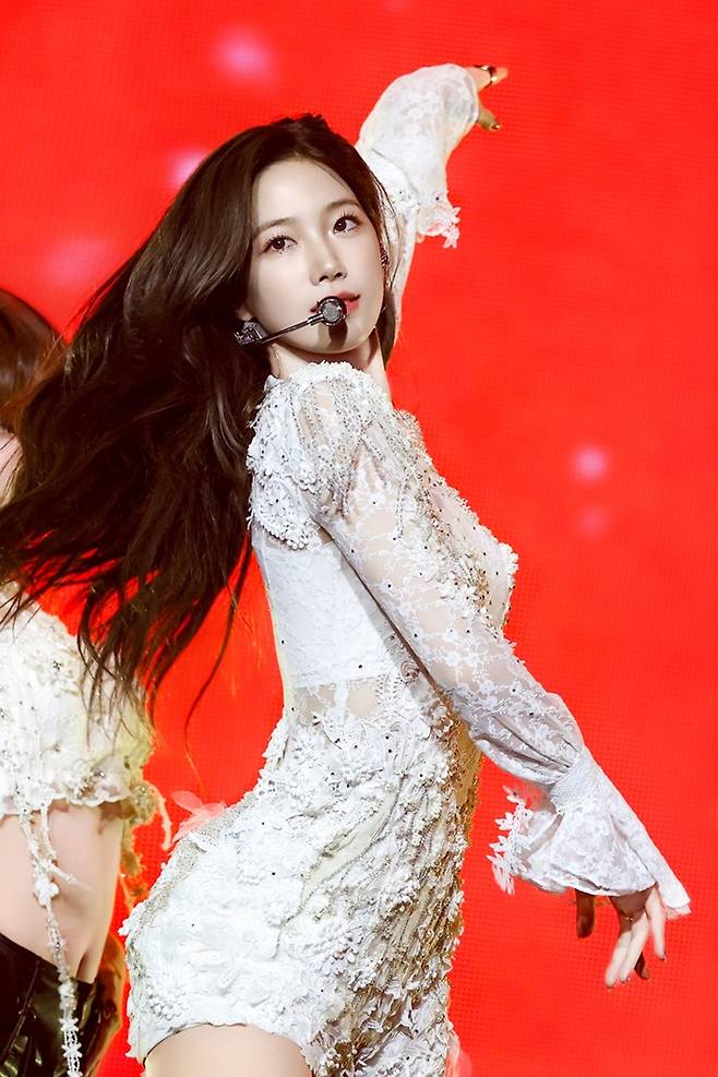 르세라핌 카즈하. 쏘스뮤직 제공