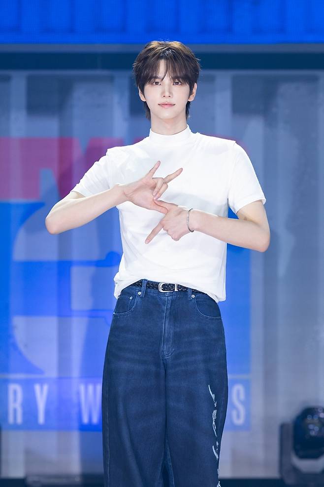 투어스 신유. 플레디스 엔터테인먼트 제공