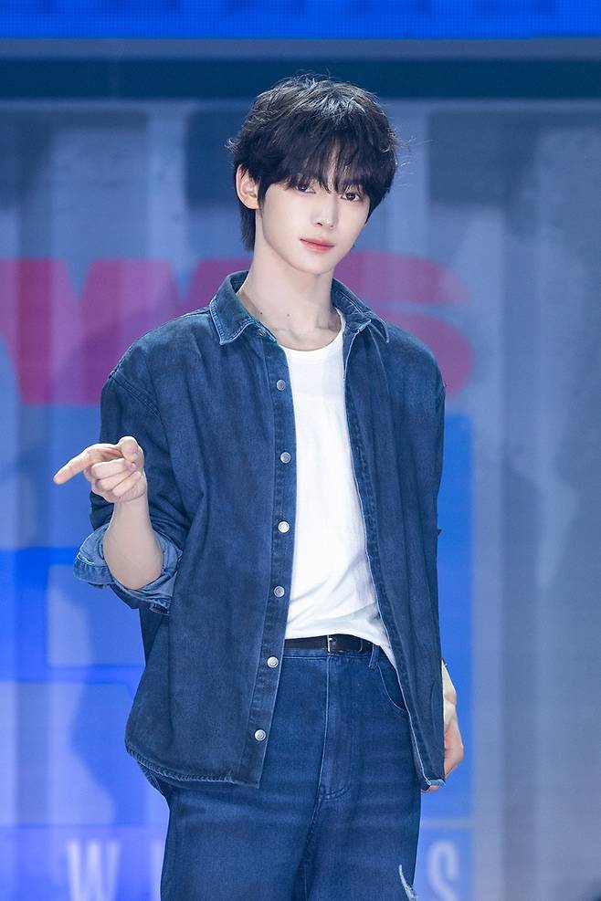 투어스 한진. 플레디스 엔터테인먼트 제공