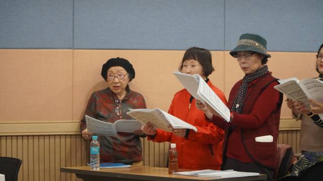 지난달 경기 과천시 과천시민회관에서 열린 청춘합창단 수업 현장. 정예지 기자