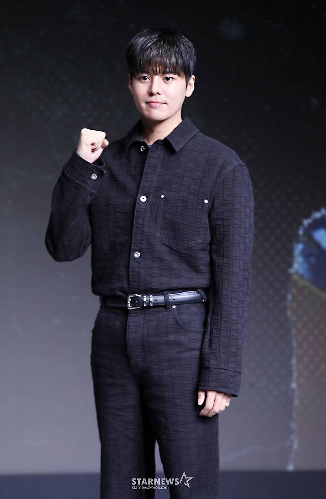배우 려운이 21일 오전 서울 마포구 호텔 나루에서 열린 넷플릭스 시리즈 '약한영웅 Class 2' 제작발표회에서 포즈를 취하고 있다. /2025.04.21 /사진=김휘선 hwijpg@