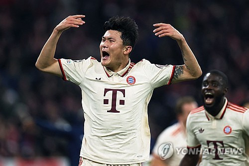 이적시장 전문 기자 파브리치오 로마노가 21일(한국시간) 김민재가 바이에른 뮌헨을 떠날 수 있다고 전했다.   바이에른 뮌헨 소식을 전하는 'FC바이에른 브라릴레이루'는 이를 인용하면서 김민재가 여름에 뮌헨을 떠날 가능성이 있으며 현실적인 일이라고 밝혔다. 연합뉴스