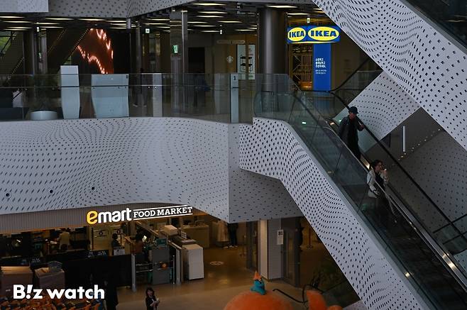 22일 유통가 격전지가 된 서울 강동 아이파크 더 리버에 이마트와 이케아가 동시에 보이고 있다./사진=이명근 기자 qwe123@