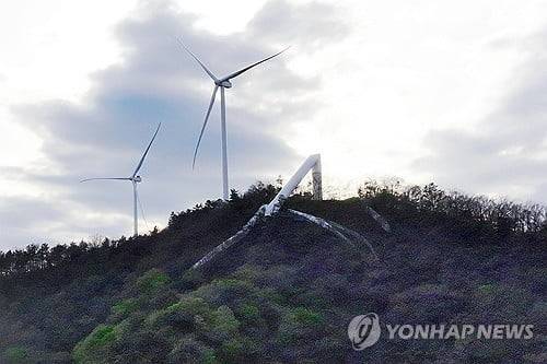 꺾여버린 화순군 풍력발전기 타워 / 연합뉴스
