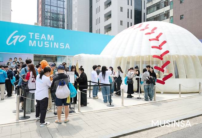 '고 팀 무신사 KBO 팬 페스타(FAN FESTA)' 팝업 스토어.(무신사제공)
