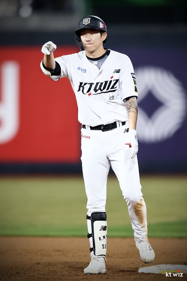 KT 김민혁은 22일 수원 SSG전 4타수 2안타 1타점을 기록했다. 사진 | KT위즈
