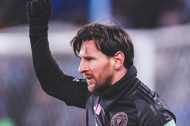 PORTADA-NOTA-EC-116.jpg 머리가 달라진 리오멜 메시 근황