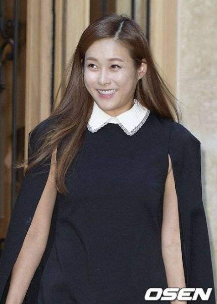 [단독] 현영, \'명품 사은품 되팔이\' 논란에 입 열었다..업체 측도 \'해명\'