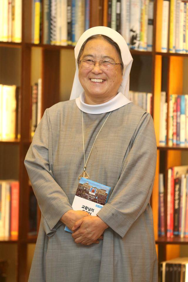 2014년 책 '교황님의 트위터'를 출간한 이해인 수녀. 연합뉴스