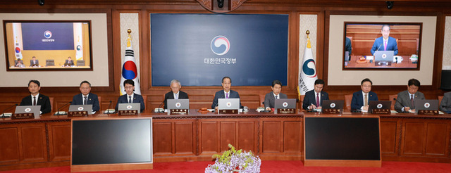 ▲ 한덕수 대통령 권한대행 국무총리가 22일 정부서울청사에서 열린 국무회의를 주재하고 있다. 연합뉴스