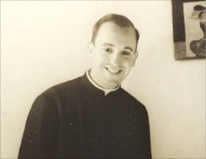 < 청년시절 프란치스코 > 1966년 아르헨티나 부에노스아이레스 ﻿가톨릭학교에서 문학과 심리학을 가르칠 당시의 프란치스코 교황.  AP연합뉴스