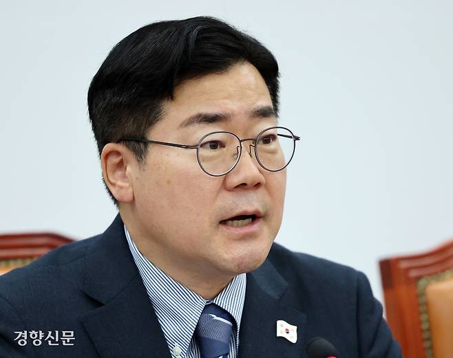 박찬대 더불어민주당 대표 직무대행 겸 원내대표가 22일 국회에서 열린 원내대책회의에 참석해 발언하고 있다. 박민규 선임기자