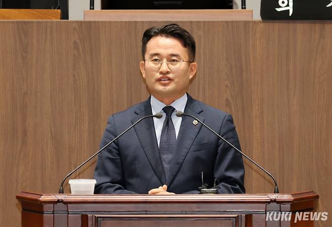 안장헌 충남도의원이 22일 열린 제358회 임시회 4차 본회의에서 5분발언에 나서고 있다.