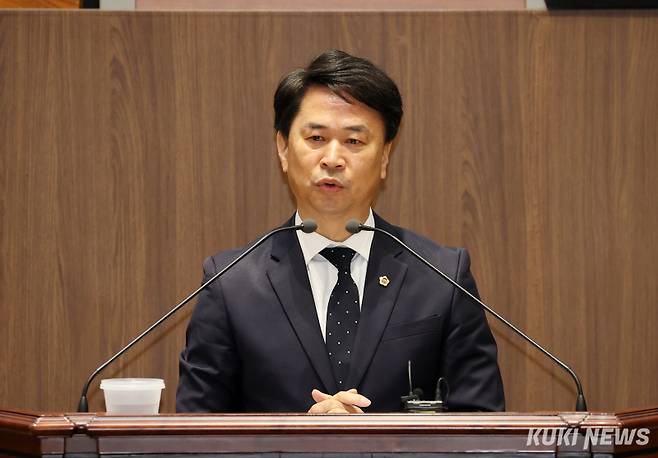 이상근 충남도의원이 22일 열린 제358회 임시회 4차 본회의에서 5분발언에 나서고 있다.