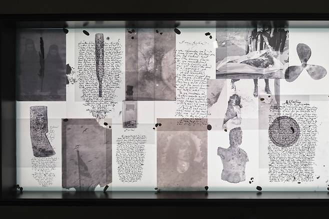 ‘메데이아’와 ‘파솔리니’ 작품 관련한 아카이브가 전시된 라이트테이블 <피크닉>