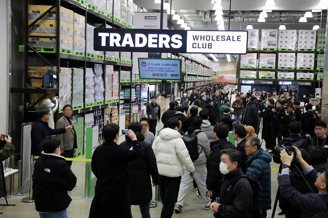 지난 2월 문을 연 트레이더스 마곡점이 개점 두달 만에 목표 매출의 157%를 초과 달성하며 이마트 실적을 견인하고 있다. /사진=이마트