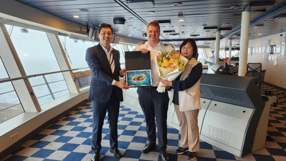 초대형 월드와이드 크루즈인 ‘앤썸 오브 더 씨즈(Anthem of The seas)호’가 22일 제주 강정항으로 첫 입항했다. 제주도 제공