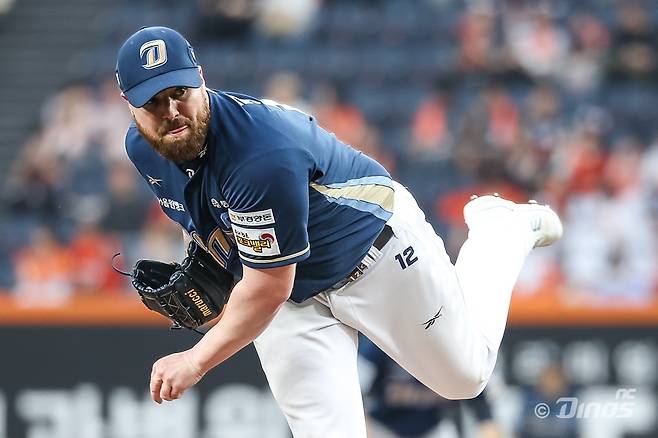 NC 로건 앨런이 18일 대전 한화전 선발 등판해 투구하고 있다. NC 다이노스 제공