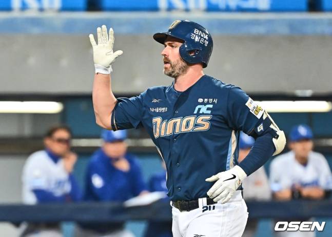 NC 맷 데이비슨.