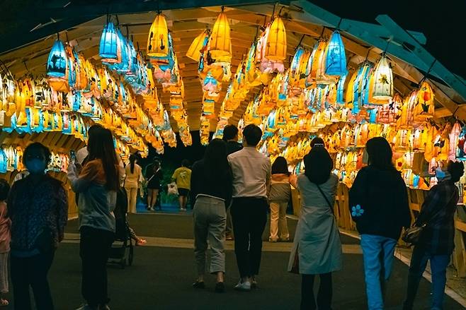 풀뿌리한지등 [원주한지문화제위원회 제공.재판매 및 DB 금지]