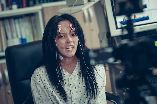 '거룩한 밤: 데몬 헌터스' 정지소 스틸