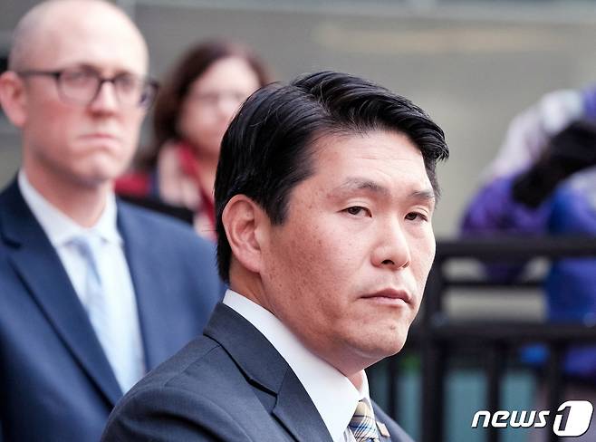 로버트 허 전 특별검사. 사진은 2019년 11월21일 허 특검이 메릴랜드주 연방검찰청 검사장 시절 기자회견에 임하고 있는 모습. 2023.01.13 ⓒ 로이터=뉴스1 ⓒ News1 정윤미 기자