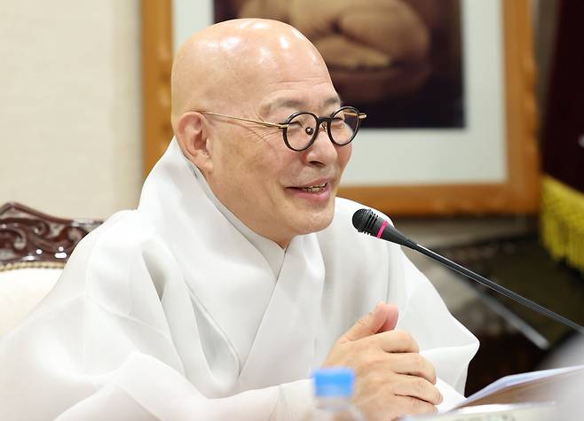 조계종 총무원장 진우스님이 22일 서울 종로구 한국불교역사문화기념관에서 '부처님오신날' 기자간담회를 하고 있다./뉴스1